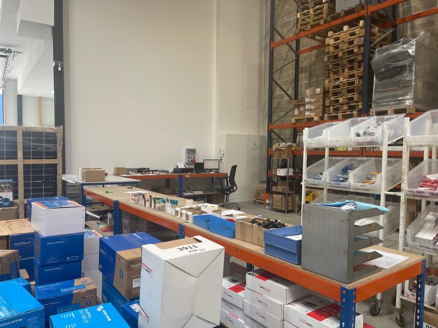 Poste de préparation des commandes, onduleurs Victron